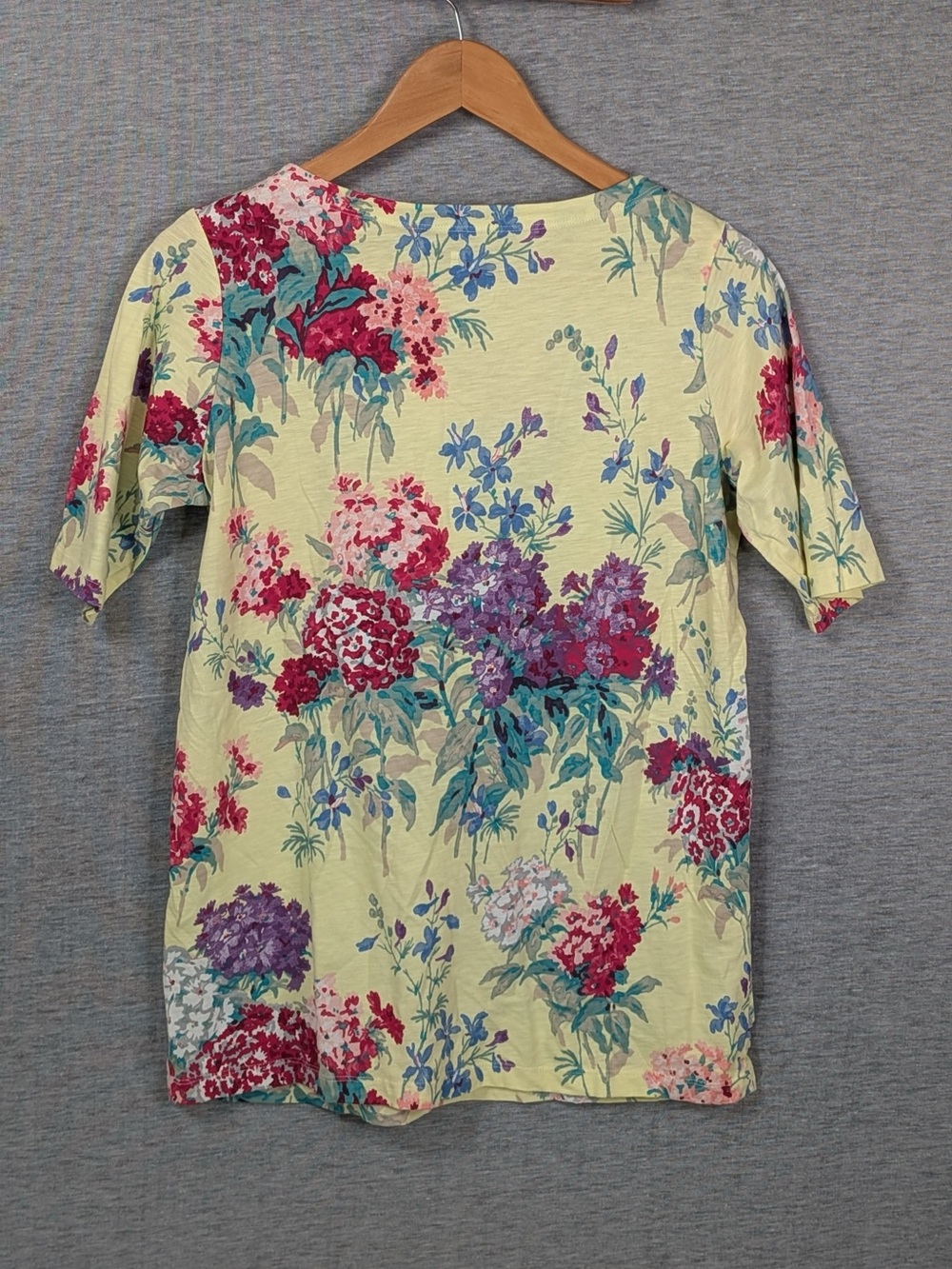 Uniqlo x Studio Sanderson Graphic Tee - Picture 4 of 11